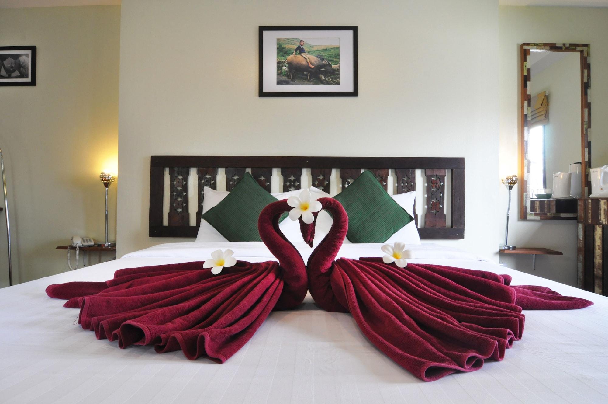 Pier 42 Boutique Resort & Spa Чалонг Экстерьер фото