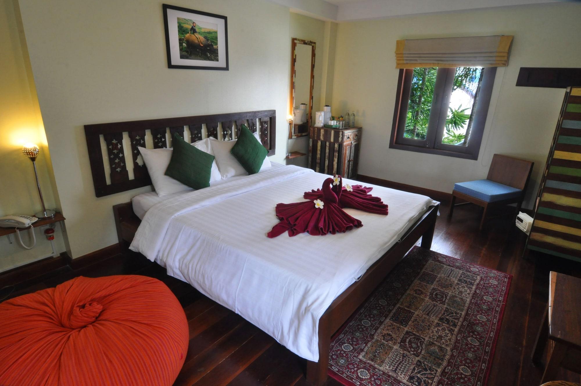 Pier 42 Boutique Resort & Spa Чалонг Экстерьер фото