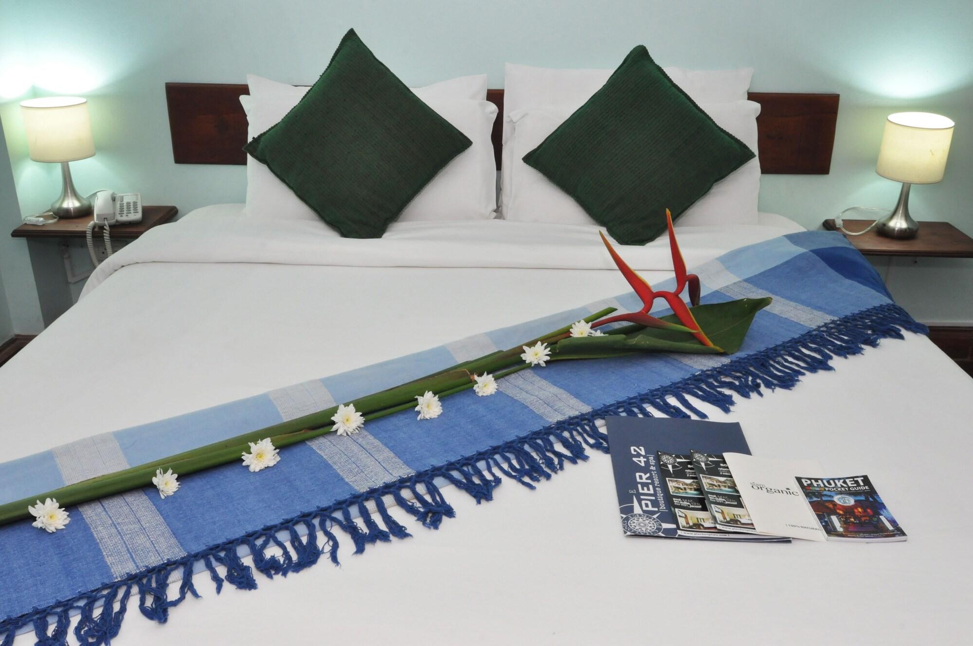 Pier 42 Boutique Resort & Spa Чалонг Экстерьер фото